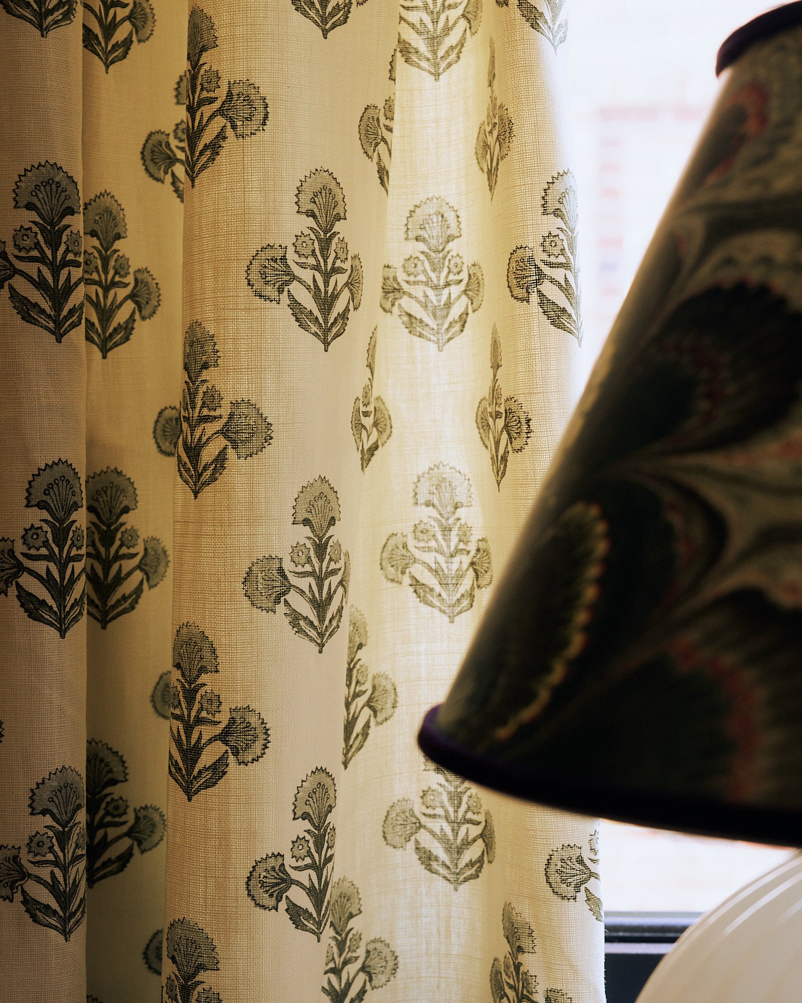 Marguerite Curtain in Cypress / Privacy Lining