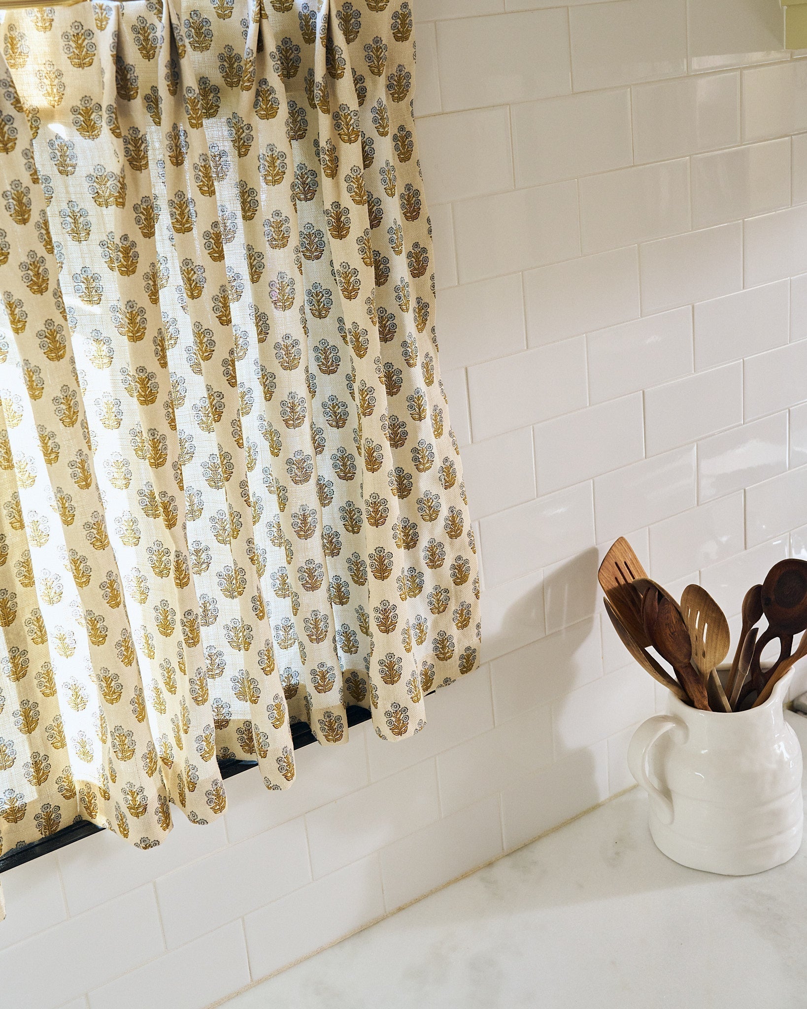 What Are Tailored Pleat Curtains?