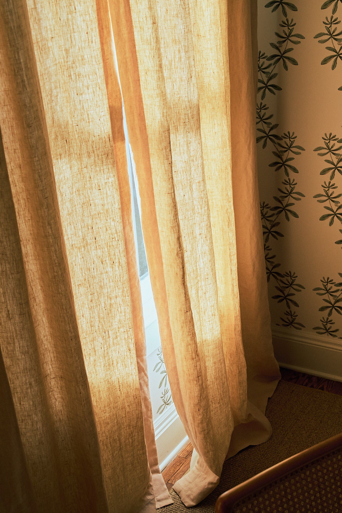 Classic Linen Curtain in Buttermilk / Privacy Lining